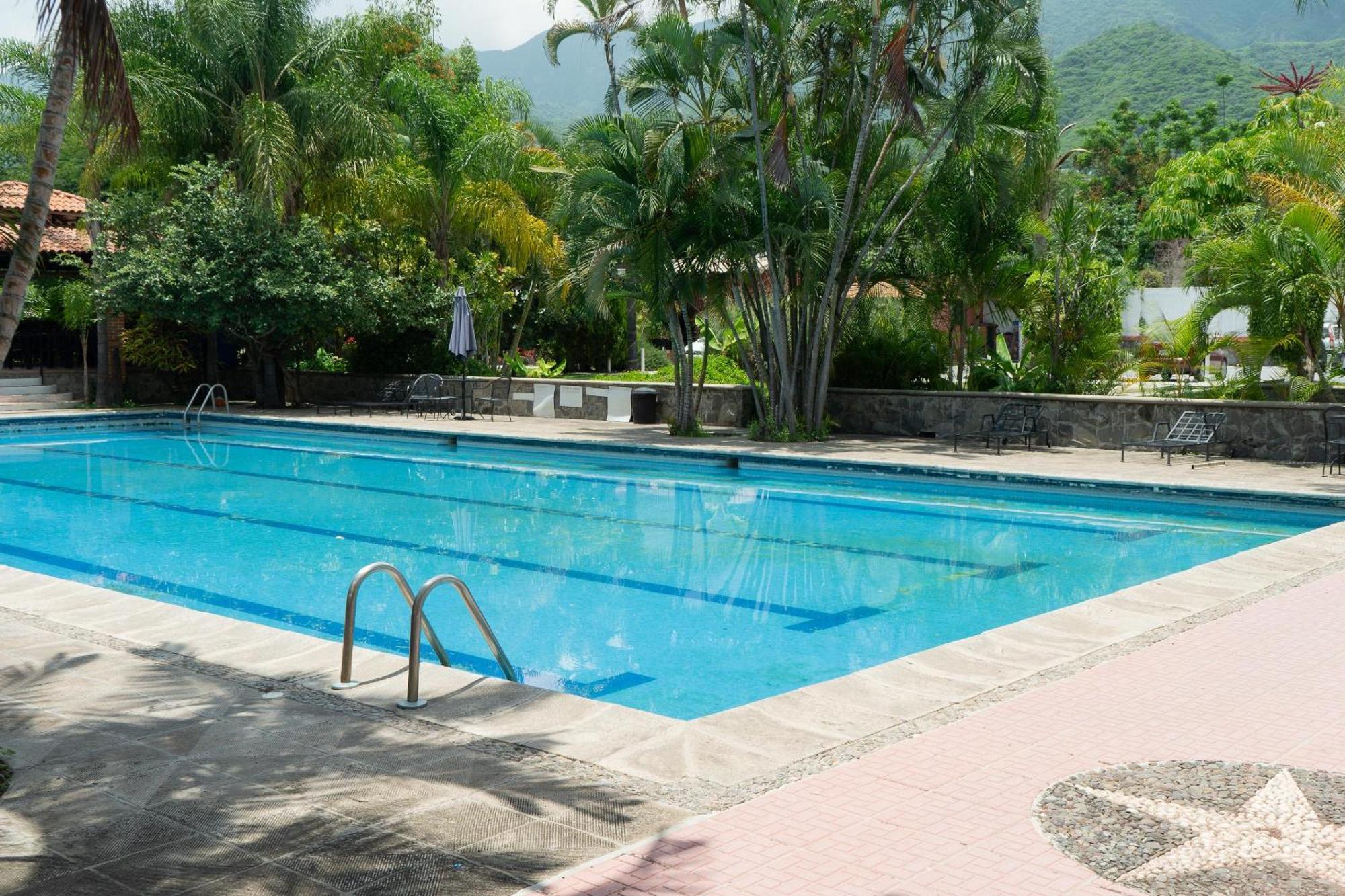 Capital O La Joya Del Lago Ajijic Buitenkant foto